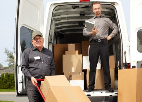 Removal boxes, bubble wrap, and packing materials for Barnes customers