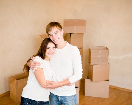 Packing and preparing household items for storage in Barnes